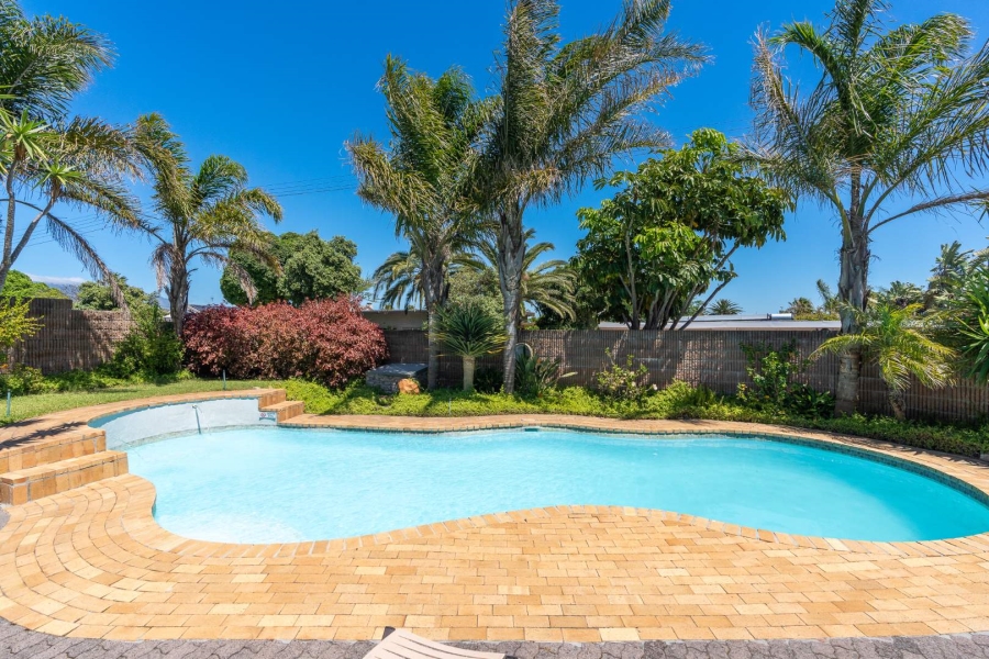 6 Bedroom Property for Sale in Milnerton Western Cape